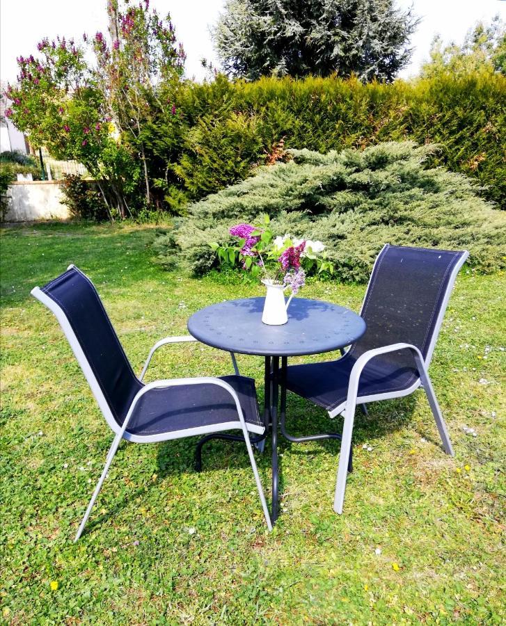Chambre au calme à la campagne avec piscine idéale étape ou déplacement pro Vaux-sur-Vienne Exterior foto